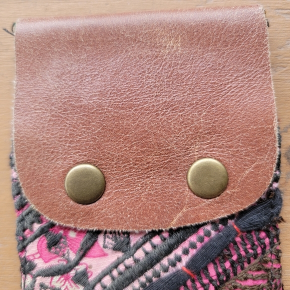 🌎👽 Free People Boho Embroidered Repurposed vtg banjara hippie Wallet card case - Picture 8 of 16